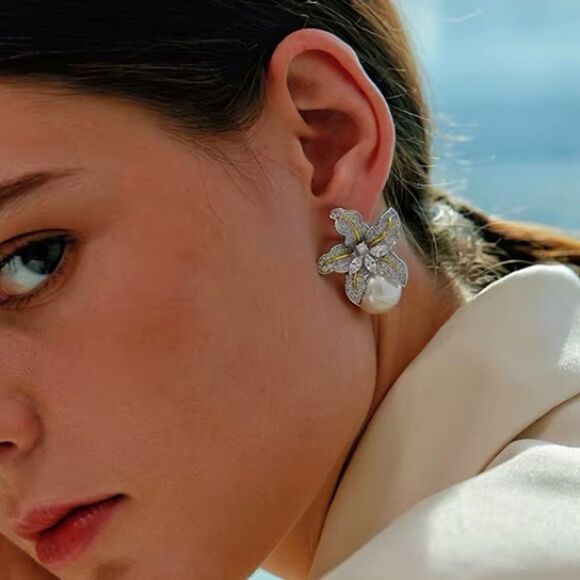 ✨Gorgeous Elegant Silver Cz Diamond Pave Star Lily &PearlPost back Earringss - Picture 3 of 17